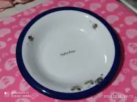 在飛比找Yahoo!奇摩拍賣優惠-早期日本Kawaguchi 瓷盤（藍釉邊金彩繪蝴蝶）