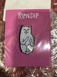 在飛比找Yahoo!奇摩拍賣優惠-RIPNDIP PIN 中指貓 別針