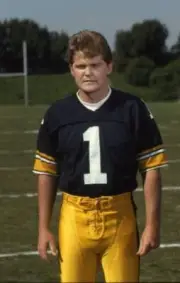 Steelers kicker Gary Anderson poses in uniform on the field on Apr- Old Photo
