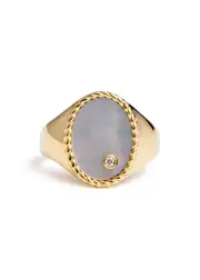 Yvonne Leon Chevaliere Ovale Nacre 9kt Gold Signet Ring - Pearl - 47 47