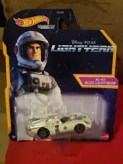 Hot Wheels Character Cars Disney Pixar Lightyear XL-01 Buzz Lightyear 2022