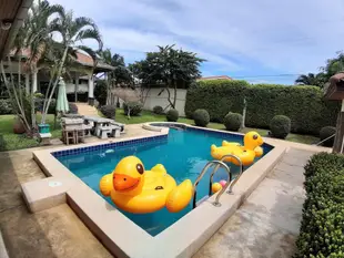 Luxury Pool Villa Rayong