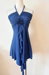 在飛比找Yahoo!奇摩拍賣優惠-寶藍色平口露背麻花繞頸綁帶抓皺荷葉不規則裙擺性感洋裝連身裙