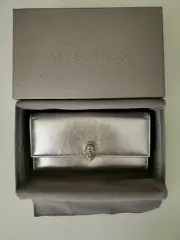 Alexander Mcqueen Leather Skull-Clasp Continental Wallet