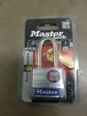 ***NEW***Master Lock 3DLF Padlock in sealed package with two keys