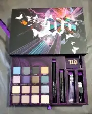 NIB Urban Decay *REDUX* BOOK OF SHADOWS IV 4, EYESHADOW PALETTE HOLIDAY/LTD. ED