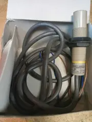 Omron Automation & Safety E2K-X8ME1 E2KX8ME1 Capacitive Proximity Switch Sensor