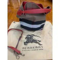 在飛比找蝦皮購物優惠-Burberry 千頌伊水桶包/稀有紅色/大容量（A4)