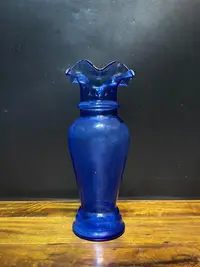 在飛比找Yahoo!奇摩拍賣優惠-y瓷器 玻璃 藍玻花瓶 民國