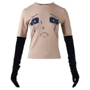 [pushBUTTON] Beige Velvet Glove Crying Girl Tee