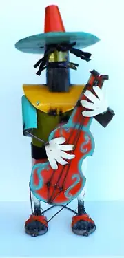 METAL ART MARIACHI SCULPTURE 33" TALL YARD ART MUSICIAN W/ BASE