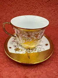 在飛比找Yahoo!奇摩拍賣優惠-西洋古董金色瑪格麗特花骨瓷咖啡杯碟