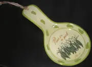 ~~ONE (1) CERAMIC BEAUTIFULLY HAND PAINTED PEAS IN A POD SPOON REST~~