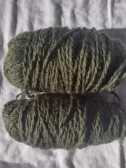 Dark Green Bulky Yarn Acrylic With Wool Heavy Weigth