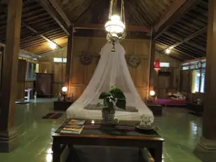 魯瑪利馬桑加瓦家庭旅館Rumah Limasan Jawa Homestay