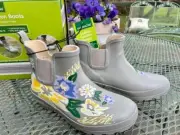 GARDENLINE NIB NEW IN BOX Floral Ladies Garden Rubber Boots Size 7