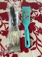Pampered Chef Mini Metal #2621 Serving Spatula & Teal Nylon Mini Spatula