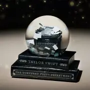 Taylor Swift THE TORTURED POETS DEPARTMENT SNOWGLOBE
