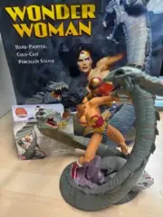 DC WONDER WOMAN ADAM HUGHES STATUE REGULAR SIZE #1958/2000