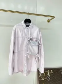 在飛比找Yahoo!奇摩拍賣優惠-Lv 漂白粉色蝴蝶結系帶口袋牛仔外套 很多明星同款 秀款99
