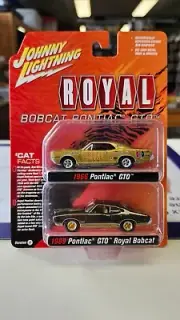 Johnny Lightning Royal Bobcat Pontiac GTO 2 Pack 1966 Pontiac GTO