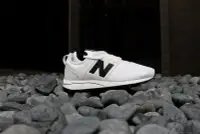 在飛比找Yahoo!奇摩拍賣優惠-【HYDRA】New Balance 247 白黑 熊貓 R