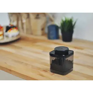 【多塔咖啡】 ANKOMN Turn-n-Seal 透明黑 真空保鮮罐 0.6L/1.2L密封罐 保鮮罐 咖啡儲豆