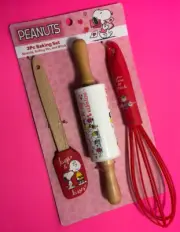 PEANUTS 3 Piece BAKING SET Spatula - Rolling Pin - Whisk VALENTINES LOVE NIP