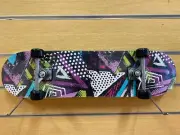 Bensons Trading Challenge Skateboard 78cm Weight 1800g Durable and Lightweight
