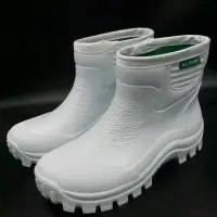 在飛比找蝦皮購物優惠-專球牌330白色防水短統雨鞋（男、女）