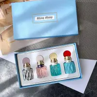 在飛比找Yahoo!奇摩拍賣優惠-Miu Miu 繆繆 香水 女士香水 四件套 香水禮盒 香氛