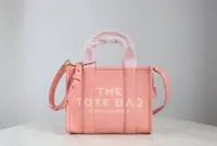 在飛比找Yahoo!奇摩拍賣優惠-MARC JACOBS- the traveler tote