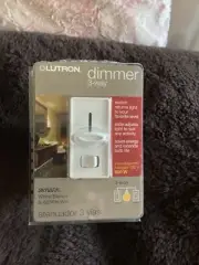 LUTRON “Skylark” 3 Way Dimmer Switch WHITE S-603PH-WH 120v 600w 3-Way NEW