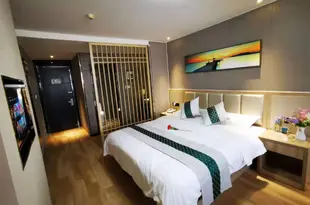 清沐快捷酒店(南京六合泰山路店)Qingmu Express Hotel (Nanjing Liuhe Taishan Road)