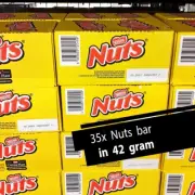 FREE SHIPPING 35x 42g Nestle NUTS Milk chocolate with Caramel & Hazelnut