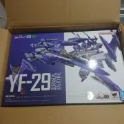 DX Chogokin YF 29 Durandal Valkyrie (Maximilian Genus aircraft)