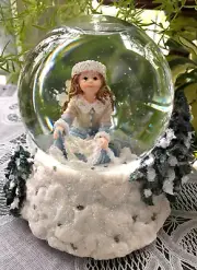 BOYDS FAERIESSENCE FAERIEFROST - KRYSTAL FAERIEFROST..FIRST SNOWFALL GLOBE/MUSIC