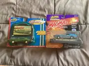 Johnny Lightning MAGMAS Ltd Ed 1971 Ford Mustang Mach 1 1:43 & Road Champ Dodg