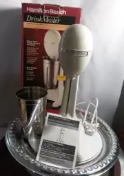 Hamilton Beach DrinkMaster 727W White Classic Milkshake Machine Mixer w Box 1998