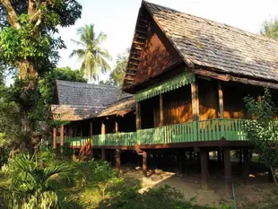 薩拉漢布朗小屋Sala Hineboune Bungalow