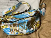 在飛比找Yahoo!奇摩拍賣優惠-台灣賣家 全新現貨 moschino HANDBAG 復古時