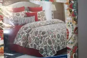 Fiona Jacobean 3 Pc Cotton Quilt Set-Quilt with 2 Shams-Multicolor Comforter Set