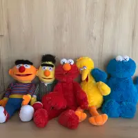 在飛比找蝦皮購物優惠-KAWS x Sesame Street x UNIQLO