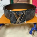 二手精品 LOUIS VUITTON 路易威登 黑灰棋盤格 磨砂黑扣 男士皮帶 腰帶