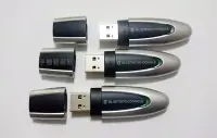 在飛比找Yahoo!奇摩拍賣優惠-☆☆BLUETOOTH DONGLE USB 2.0藍芽傳輸