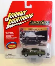 Johnny Lightning 1969 Pontiac GTO Classic Gold White Lightning