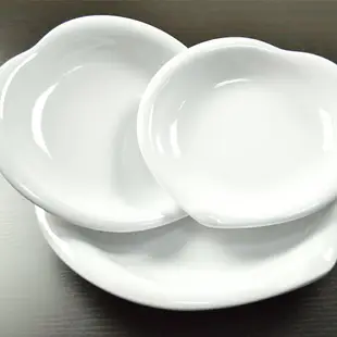 仿瓷心形藝術盤白色點心小吃盤子裝飾盤中式牛排烤肉海鮮盤子