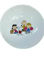 Peanuts Serving Bowl Charlie Brown Gang Football Snoopy Salad Snack Ceramic 9.5"
