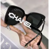 在飛比找蝦皮購物優惠-二手旗艦 CHANEL 黑色 膠匡 側邊 白色 字紋LOGO