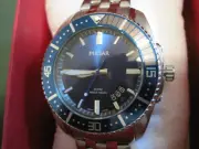 #192 mans PULSAR stainless steel date quartz watch